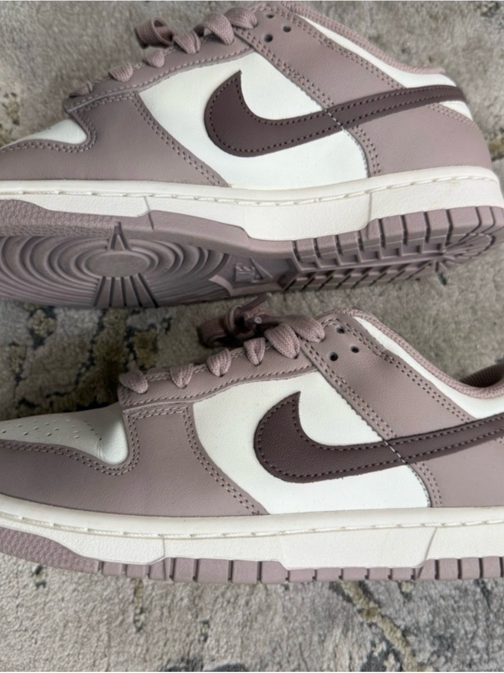 Nike Low-Top Sneakers in Mauve, White & Dark Mauve Swoosh